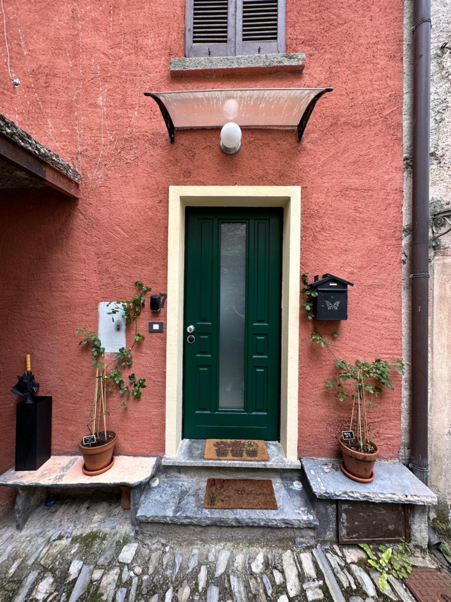 La Casa Del Mastro - Como Lake Pognana Lario Luaran gambar
